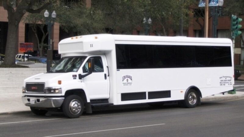 new-orleans-city-cemetery-tour-by-air-conditioned-minibus