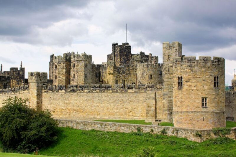 newcastle-alnwick-and-warkworth-castle-guided-tour