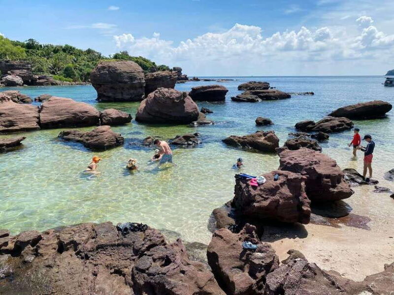 nha-trang-4-island-tour-bai-tranh-con-se-tre-aquarium