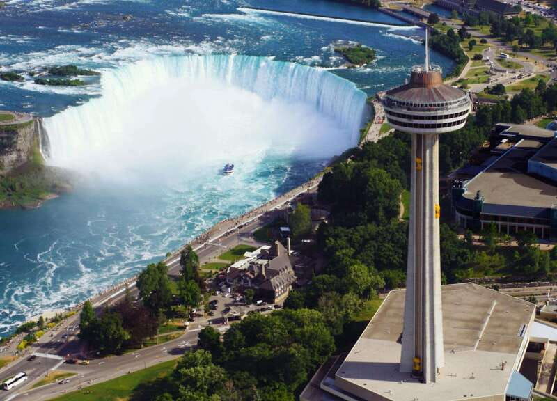niagara-falls-boat-journey-behind-the-falls-tower-tour