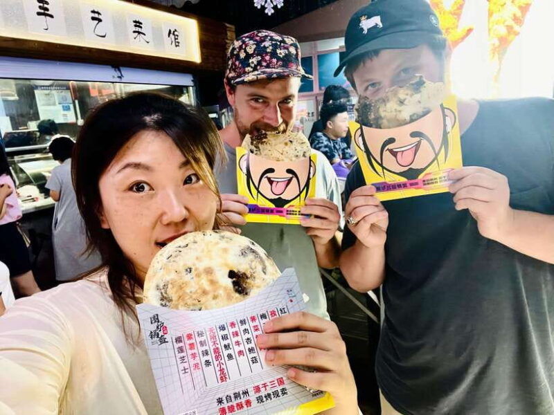 night-market-haggling-adventure-with-an-english-guide