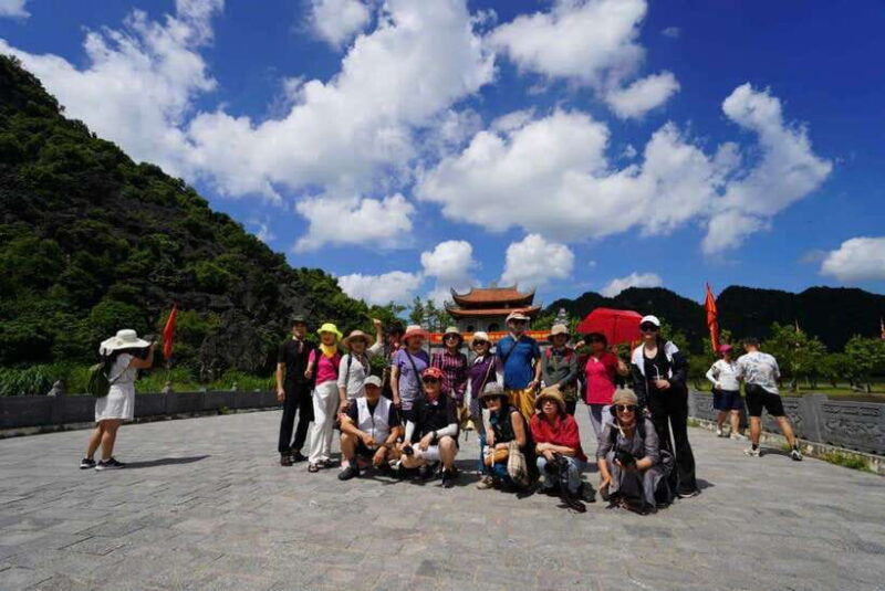 ninh-binh-1-day-with-tam-coc-hoa-lu-and-mua-cave-buffet