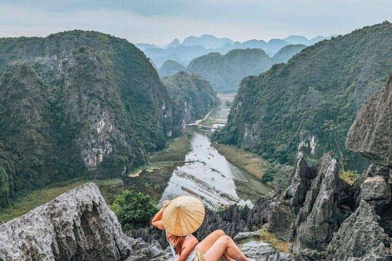 ninh-binh-jeep-tours-from-hanoi-jeep-boat-daily-life-2