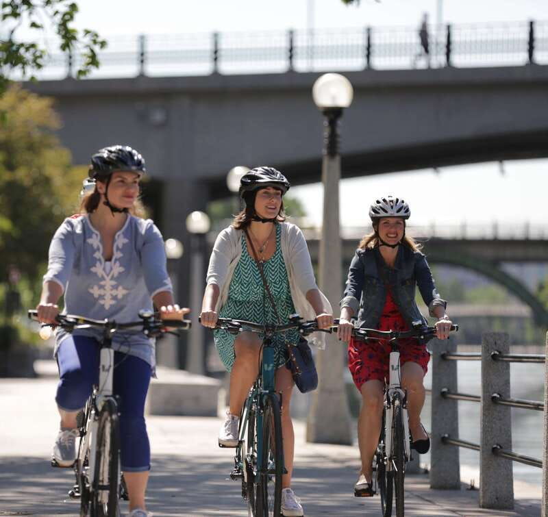 ottawa-guided-bike-tour-through-ottawa-and-gatineau