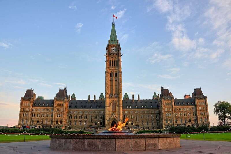 ottawa-hop-on-hop-off-guided-city-tour-pass