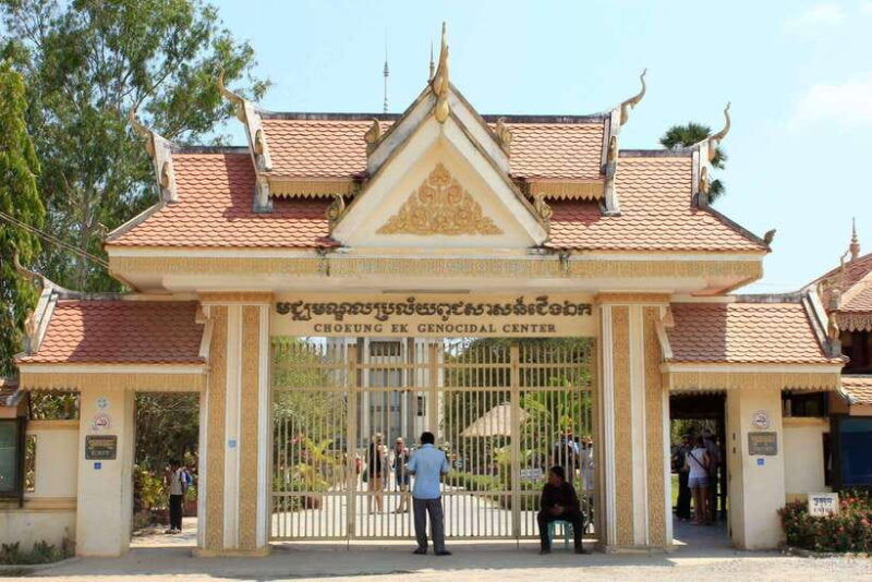 phnom-penh-2-day-guided-tour-with-royal-palace-market