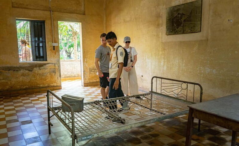 phnom-penh-historical-sites-tour-by-tuk-tuk