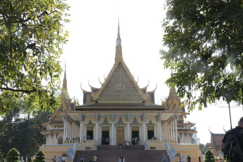 phnom-penh-private-tour-english-local-guide