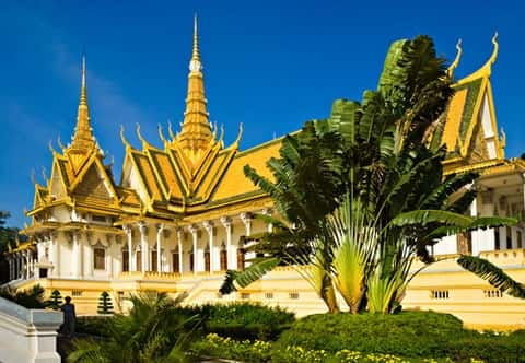 phnom-penh-private-tour-royal-palace-silver-pagoda-s-21