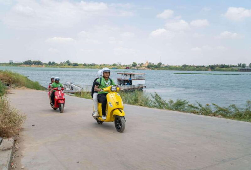 phnom-penh-silk-island-sunset-haft-day-vespa-tour
