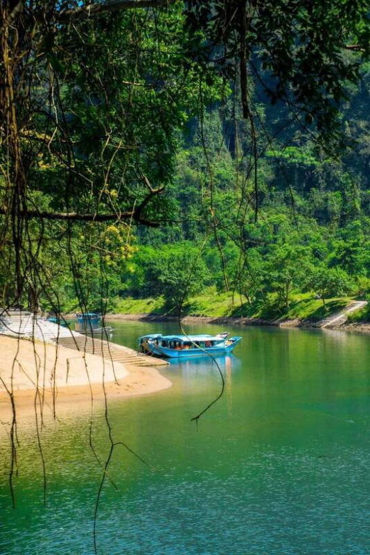 phong-nha-dong-hoi-zipline-dark-cave-phong-nha-cave-trip