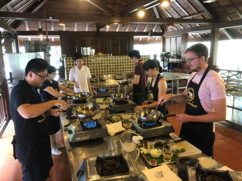 phuket-blue-elephant-thai-cooking-class-with-market-tour
