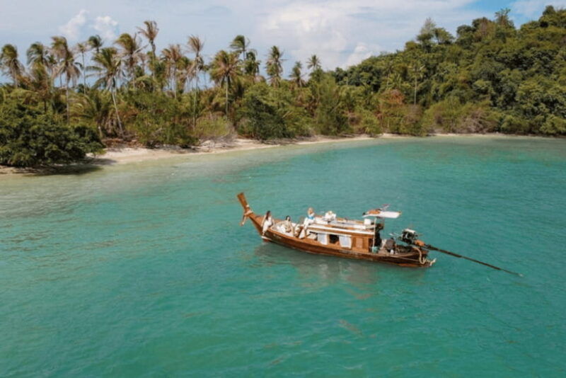 phuket-luxury-private-longtail-boat-islands-discovery-tour