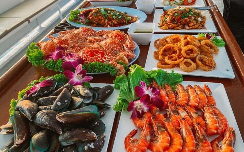 phuket-sunset-dinner-in-phang-nga-bay-by-big-boat
