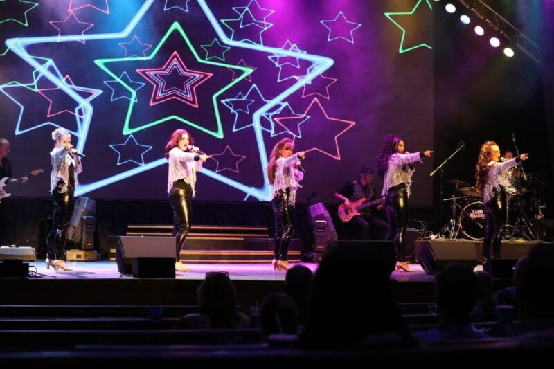pigeon-forge-timewarp-jukebox-show-grand-majestic-theater