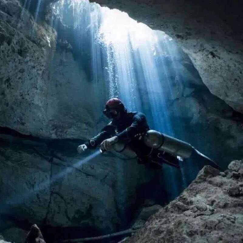 playa-del-carmen-diving-at-cenote-dos-ojos