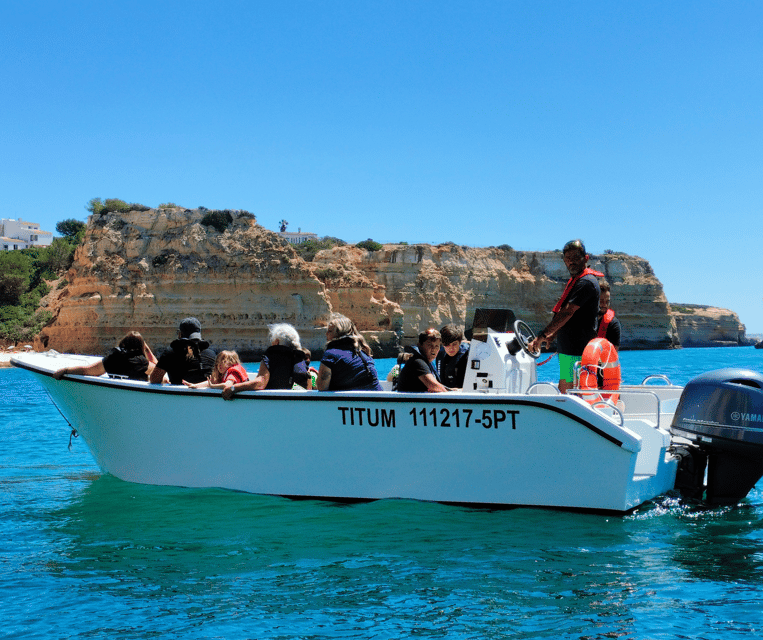 portimao-benagil-cave-praia-da-marinha-boat-cruise