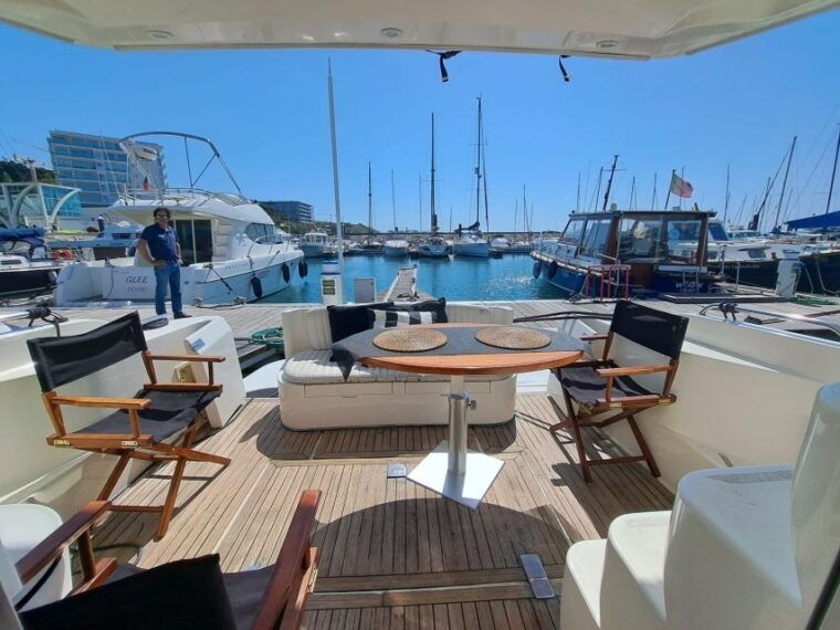 porto-luxury-yacht-tour-of-the-6-bridges-and-douro-estuary