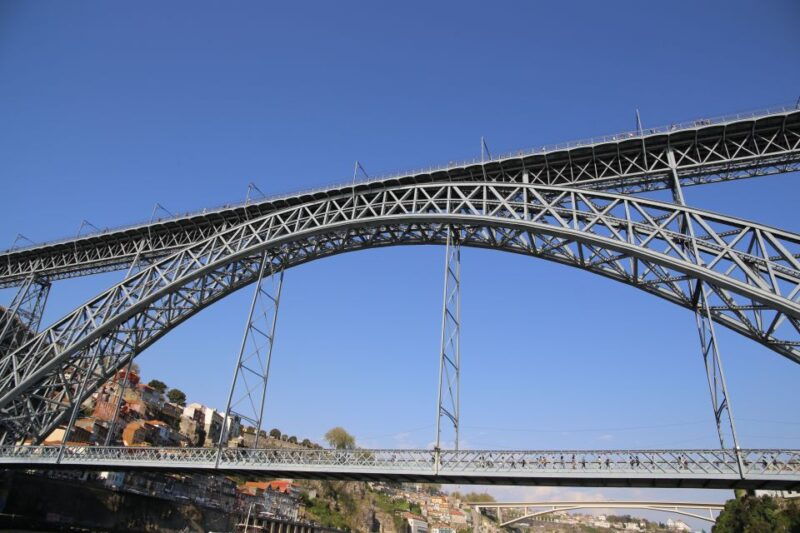 porto-river-douro-cruise-with-a-fisherman