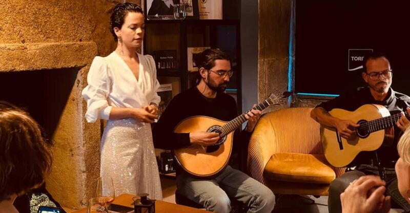 porto-traditional-fado-show-with-welcome-drink