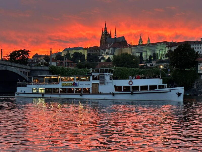 prague-1-hour-cruise-with-audio-guide