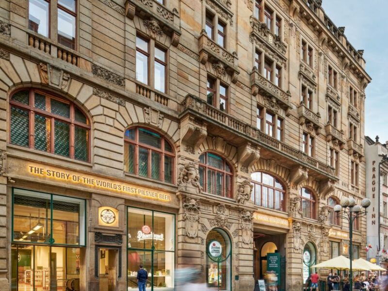 prague-beer-pouring-class-at-pilsner-urquell-experience