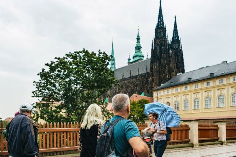 prague-city-highlights-by-bus-boat-and-on-foot