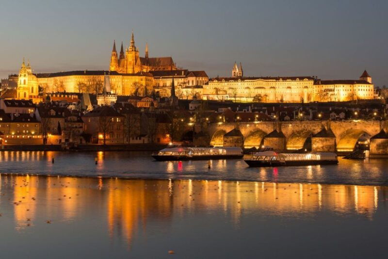 prague-city-tour-and-dinner-cruise-with-hotel-pickup