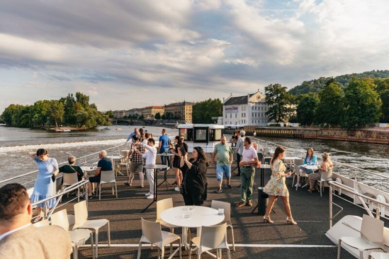 prague-sightseeing-dinner-cruise-on-open-top-glass-boat