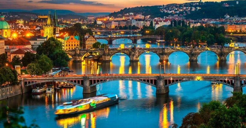 prague-vltava-river-night-cruise-with-buffet