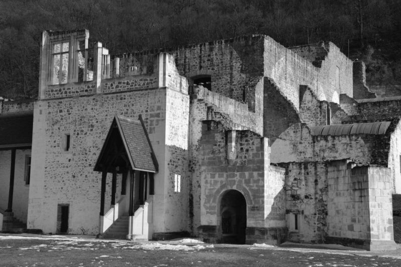 private-danube-bend-experience-with-gabor