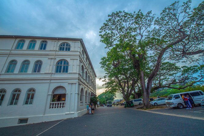 Private Day Tour to Galle from Colombo - FAQs