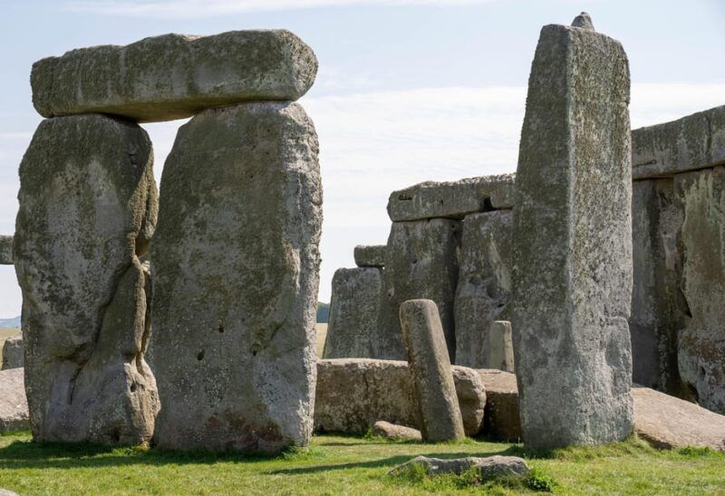 private-luxury-day-tour-of-stonehenge-and-bath-from-oxford