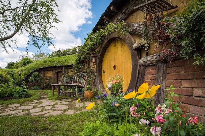 Private Luxury Tour From Auckland to Hobbiton Movie Set and Rotorua for couples - Final Thoughts