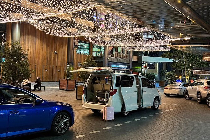 Private Mini Van Transfer From Auckland Airport to Auckland City - Seating and Group Size