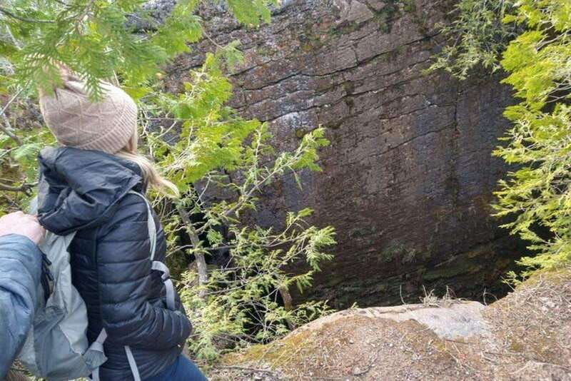 private-singhampton-caves-hike-collingwood-blue-mountain