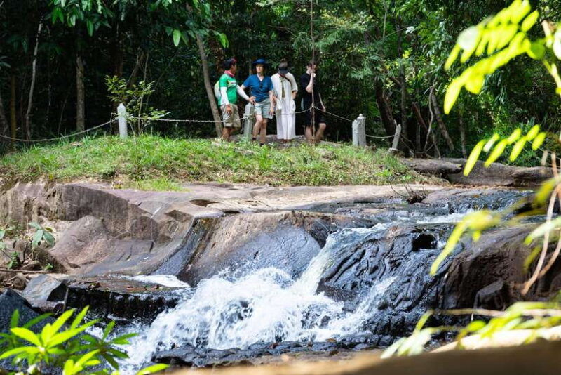 private-tour-phnom-kulen-waterfall-banteay-srie-with-lunch
