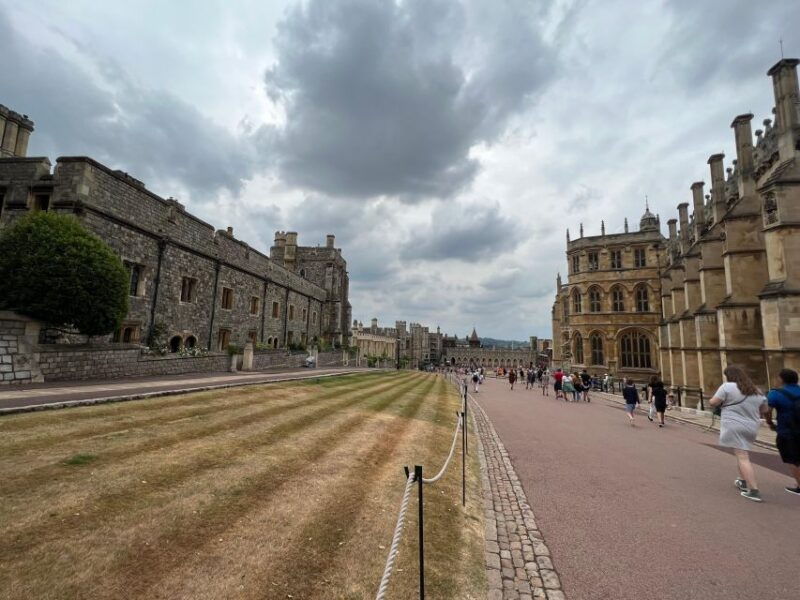 private-trip-to-windsor-castle-and-stonehenge
