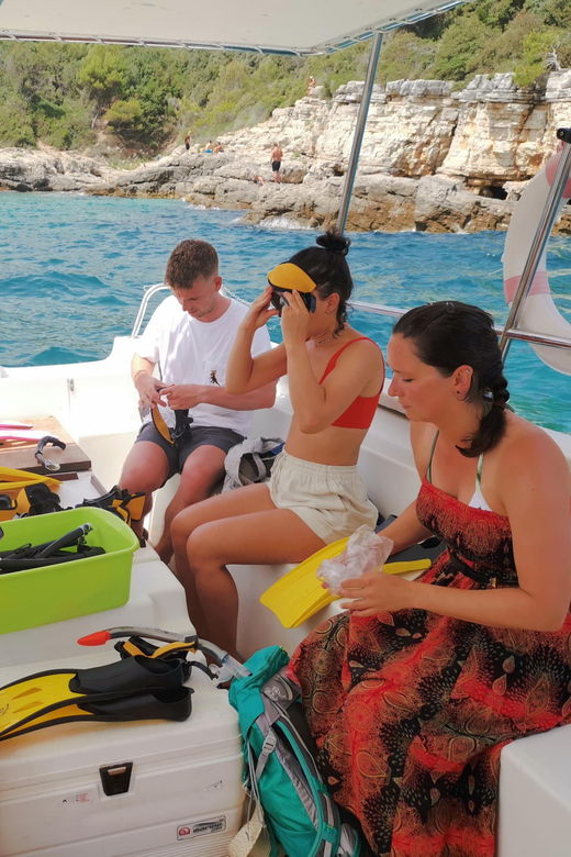 pula-snorkeling-adventure-boat-trip