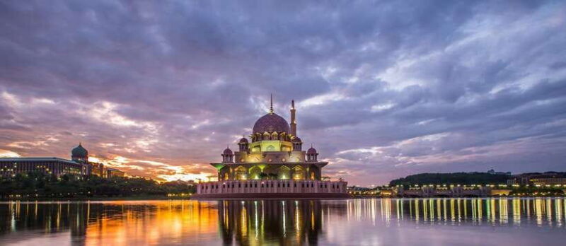 putrajaya-visit-and-lake-cruise-tour-from-kuala-lumpur