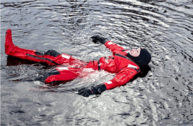 pyhatunturi-ice-floating-sauna-experience