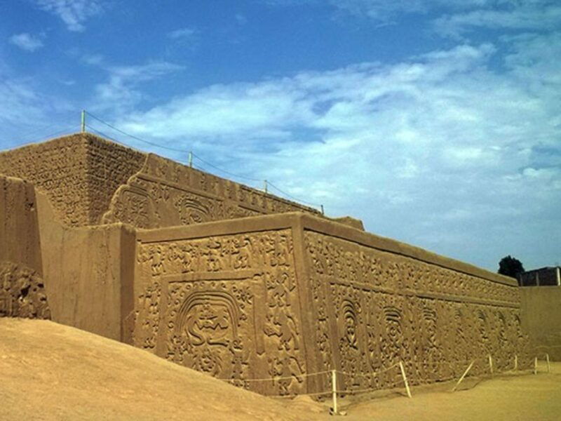 pyramids-of-the-sun-and-the-moon-huanchaco-and-chan-chan-2