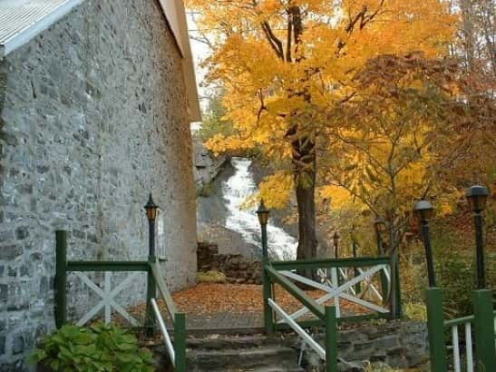 quebec-city-tour-montmorency-falls-ile-dorleans-tour