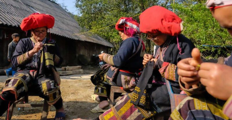 red-dao-village-trek-and-herbal-bath