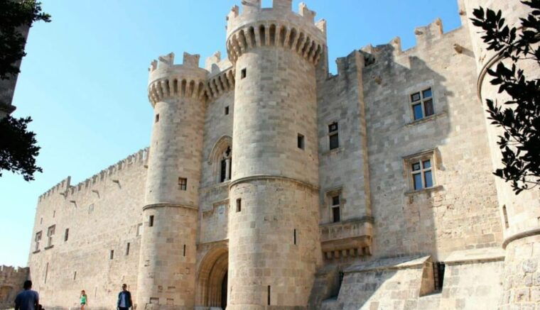 rhodes-private-medieval-city-treasure-hunt-with-food-stops