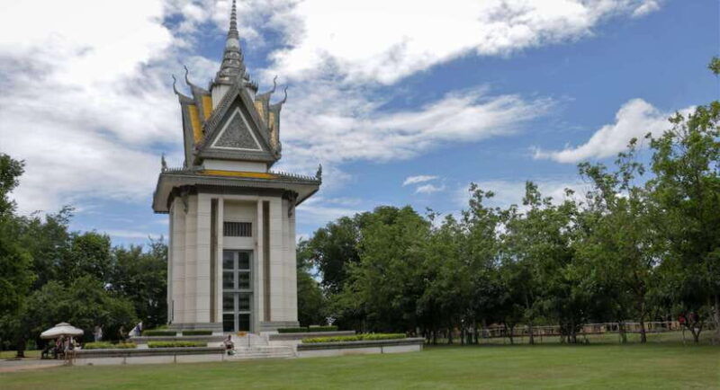 s21-killing-fields-tour-with-khmer-lunch-drink