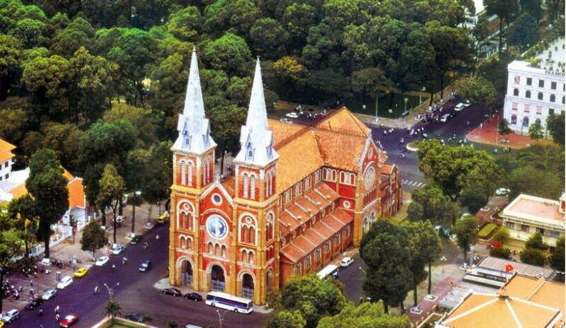 saigon-city-tour-in-the-morning-by-car