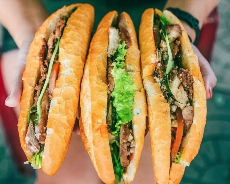 saigon-street-food-tasting-sightseeing-tour-by-motorbike