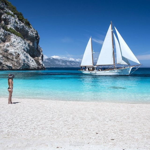 sailing-ship-in-exclusive-tour-around-the-gulf-of-orosei