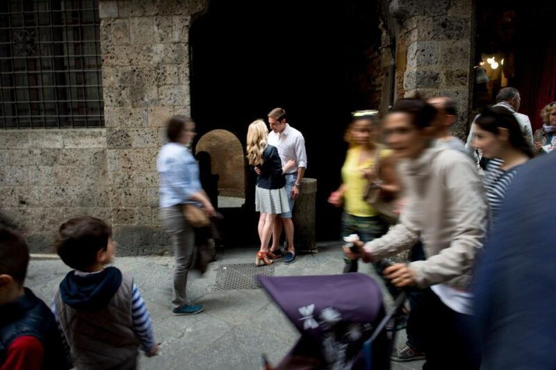 san-gimignano-photo-service-shoot-for-couples-and-families